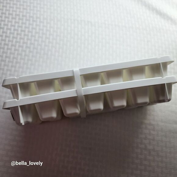 🏖 Mainstays Eezy Out Ice Cube Maker Tray - White Plastic 2 pack - Picture 3 of 3